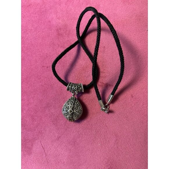 Vtg Sterling 925 Cameo Marcasite Reversible Pendant & Mother of Pearl Earrings - Picture 5 of 8